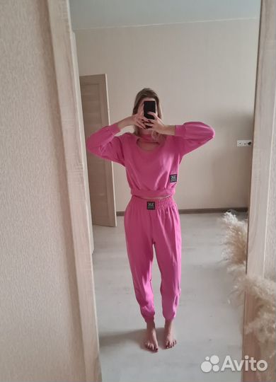 Спортивный костюм женский