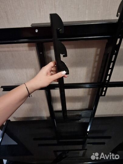 Полка под телевизор