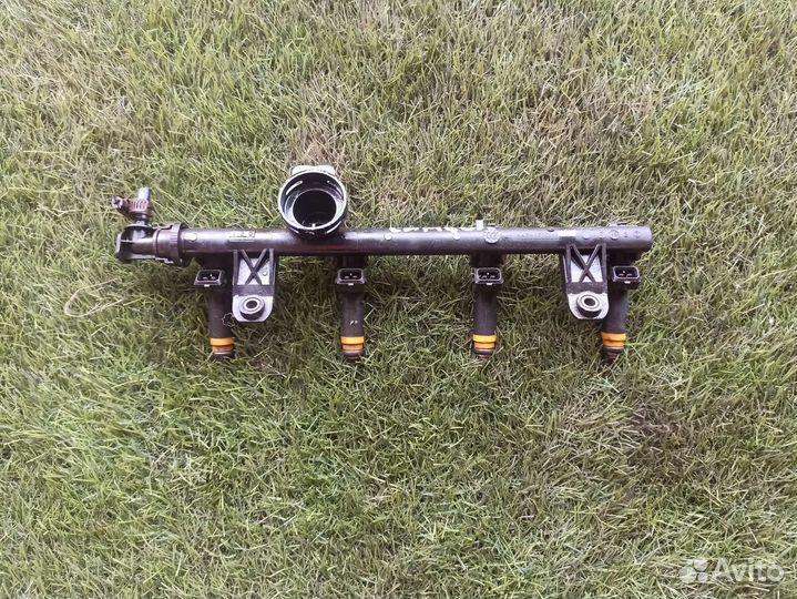 Топливная рампа Renault Symbol