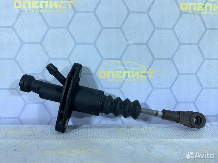 Главный цилиндр сцепления Opel Vectra B Z18XEL