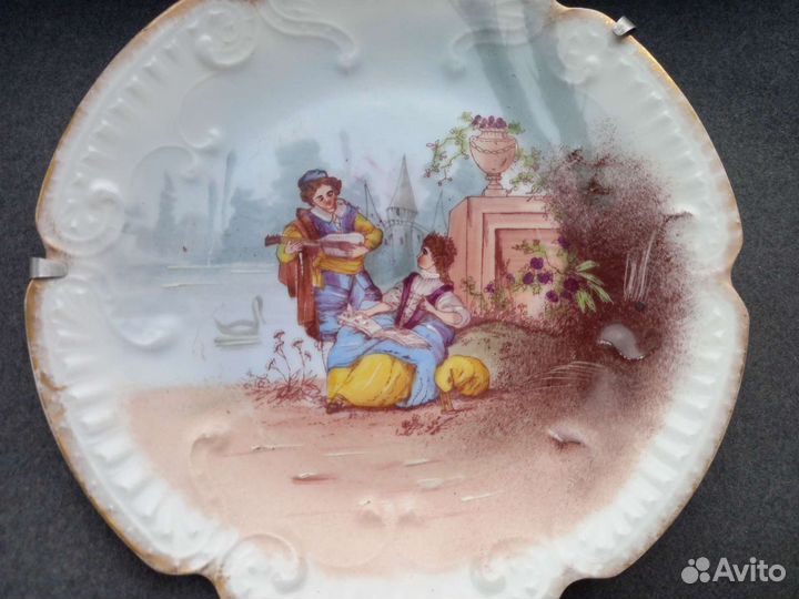Тарелка антиквариат ручная роспись галантная сцена