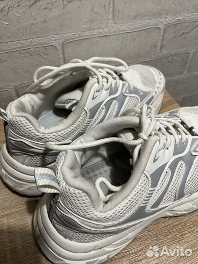 Кроссовки женские белые