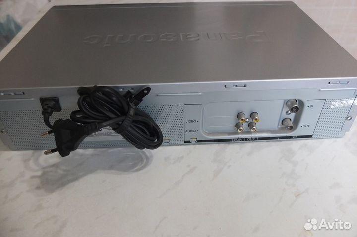 Видеомагнитофон 