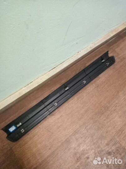 Накладка на порог (внутренняя) передняя правая