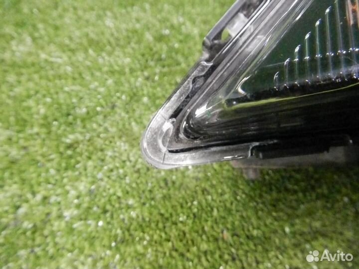 Фара левая Mitsubishi Outlander