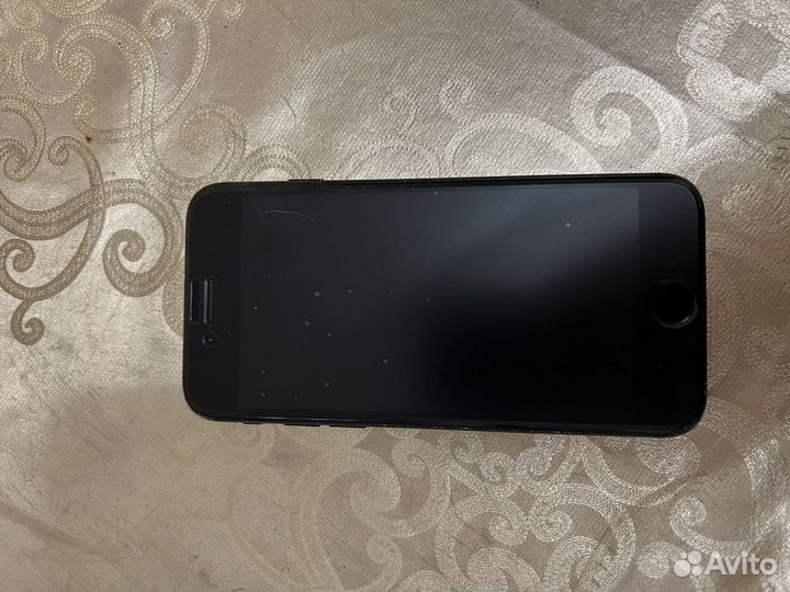 Телефон iPhone 7