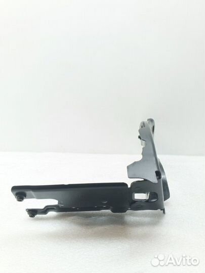 Кронштейн фары правый Mercedes-Benz E-Class W211