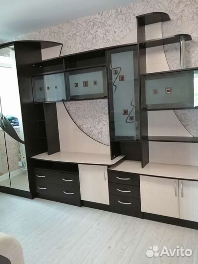 Стенка с большим шкафом