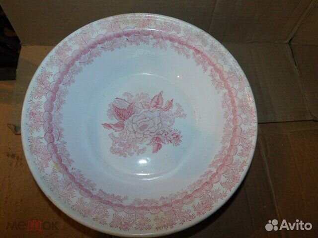 Большое,красивое,глубокое блюдо-салатник ри