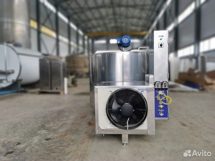 Вертикальный охладитель молока открытого типа 700