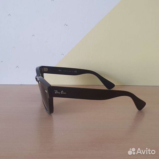 Солнцезащитные очки брендовые разные