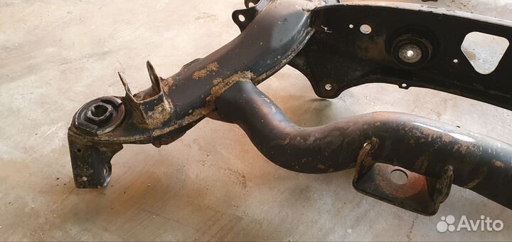 Mercedes w124 e420 e500 подрамник