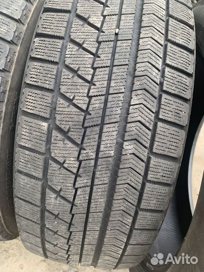 Bridgestone Blizzak VRX 245/45 R19