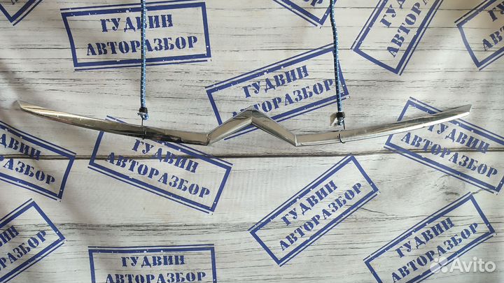 Молдинг решетки радиатора Citroen C4 2005