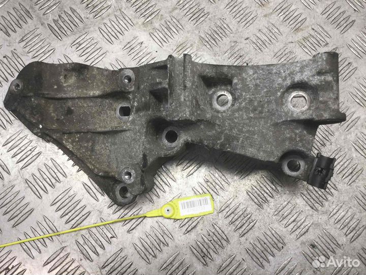 Кронштейн генератора Renault Modus K4m791