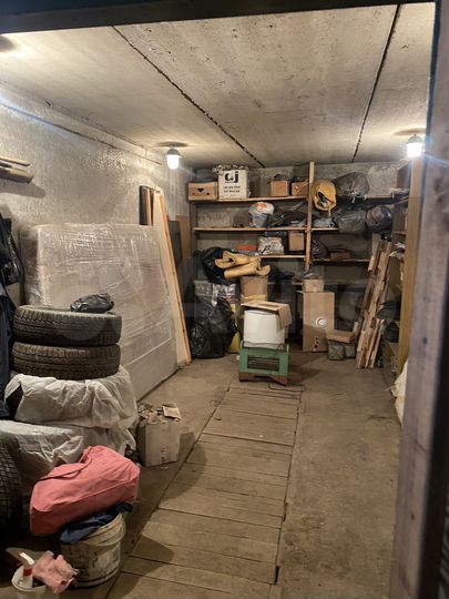 Гараж, > 30 м²