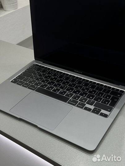 MacBook Air 13 2020 M1 (34 цикла)