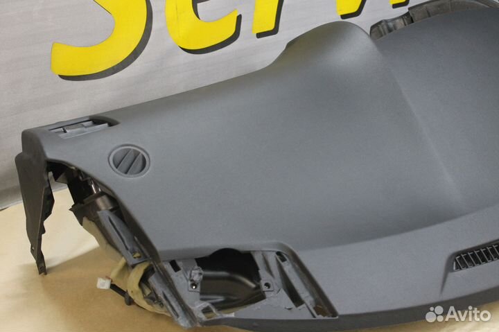 Торпедо Toyota Highlander панель приборов