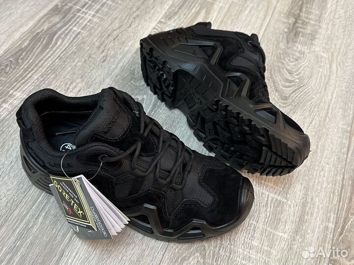 Тактическая обувь. Кроссовки Lowa черные
