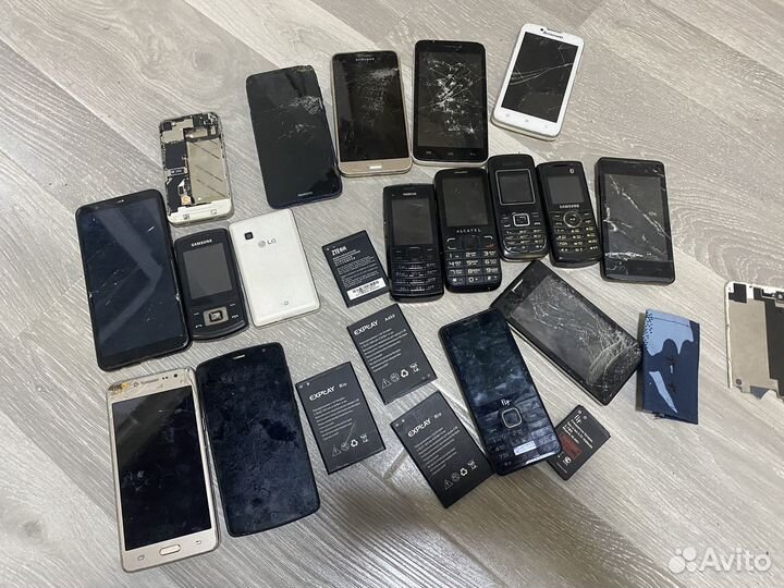 Телефоны на запчасти или под восстановление