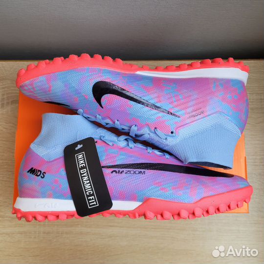 Футбольные бутсы сороконожки Nike Air Zoom