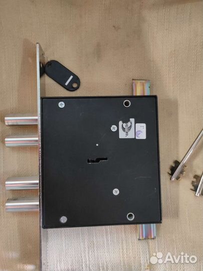 Замок врезной сувальдный Меттэм зв8 141.1.0