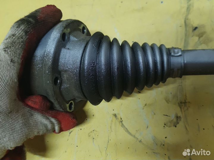 Volkswagen polo привод левый