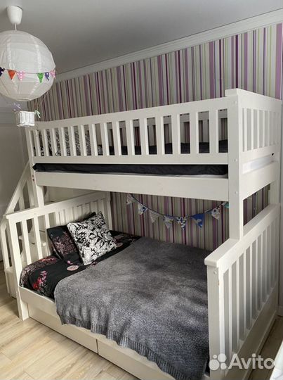 Двухъярусная кровать бу с матрасами