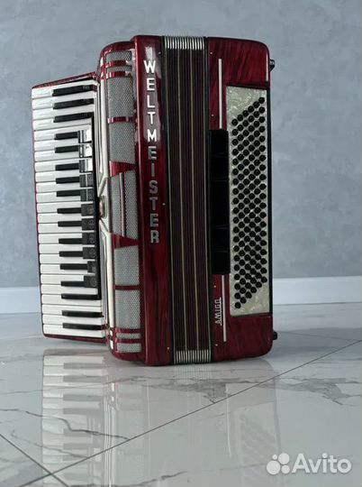 Аккордеон Weltmeister amigo