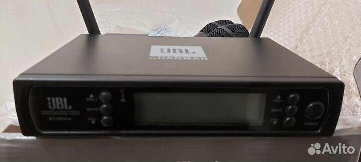 Радиомикрофоны JBL база и 2 радиомикрофона