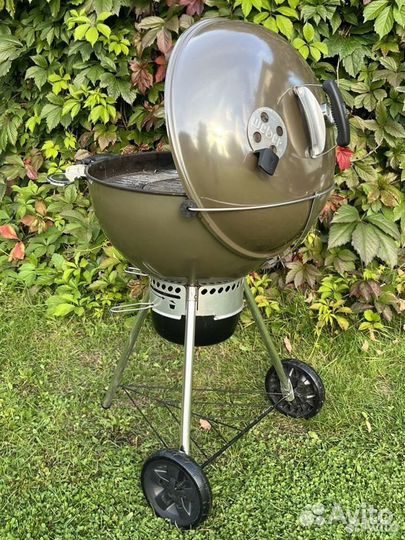 Угольный гриль Weber Master-Touch GBS C-5750