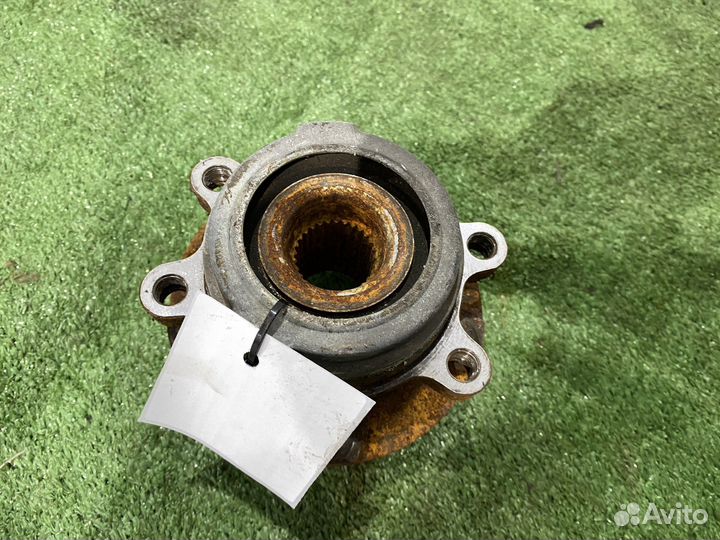 Ступица передняя левая Nissan Teana J32