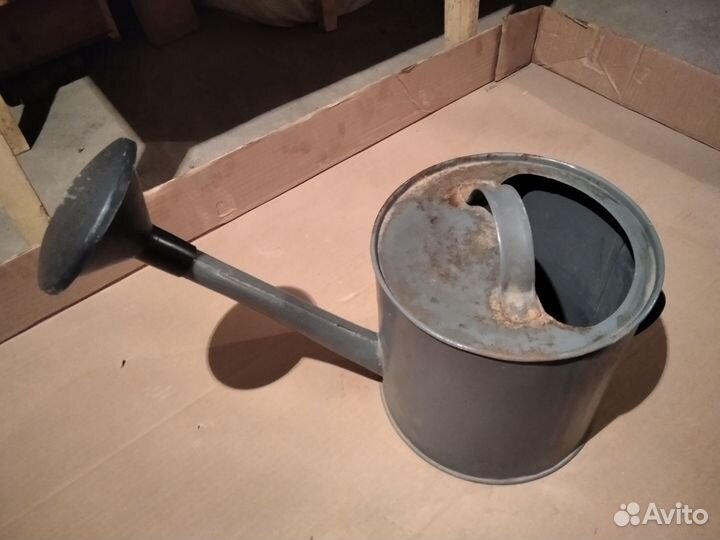 Лейка железная для полива огорода, дачи