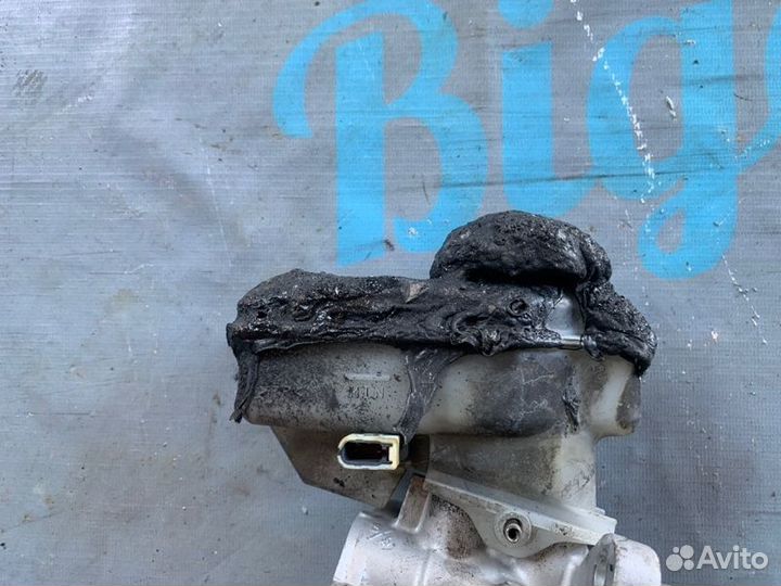 Тормозной цилиндр Infiniti Ex35 I (S50) VQ35 2008