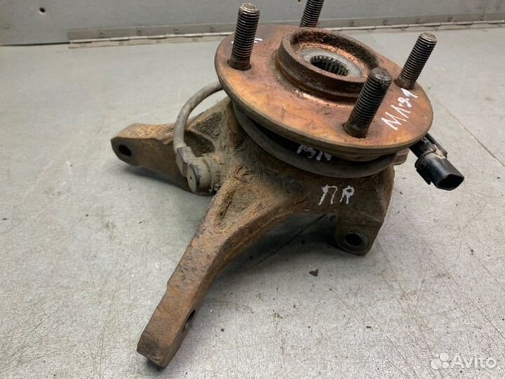 Кулак поворотный передний правый Mitsubishi Lancer