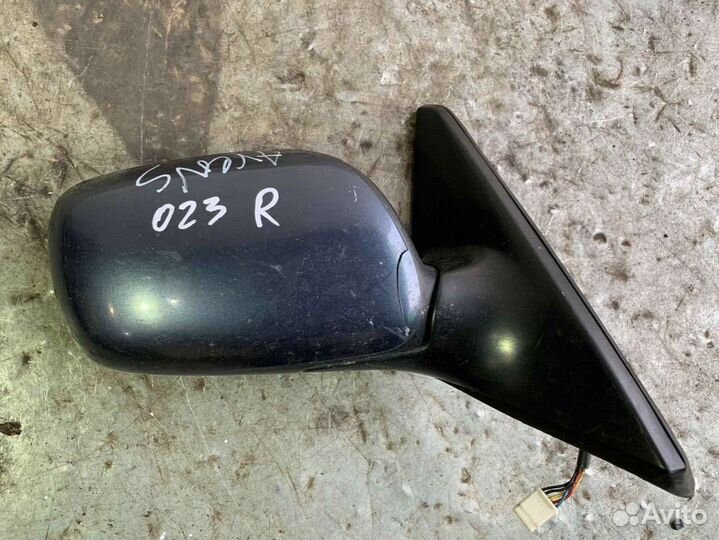Зеркало правое Toyota Avensis 1 0