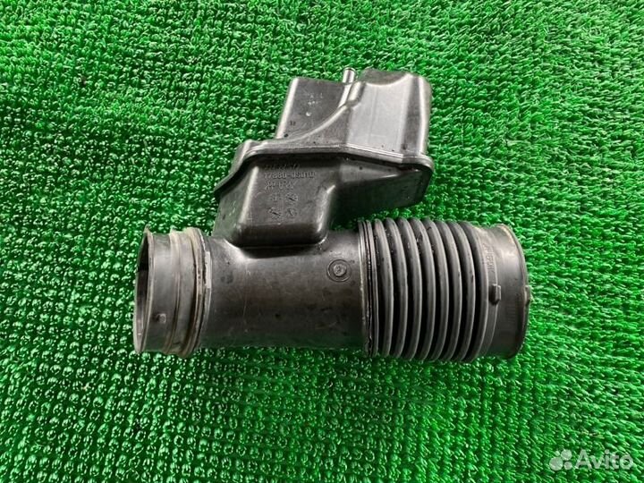 Патрубок воздушного фильтра Toyota Tundra