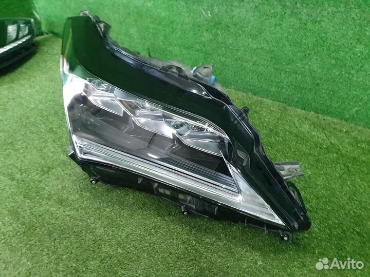 Фара правая Lexus RX200t/RX300/RX350/RX350L/RX450h