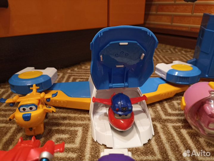 Мировой самолет робот Супер крылья