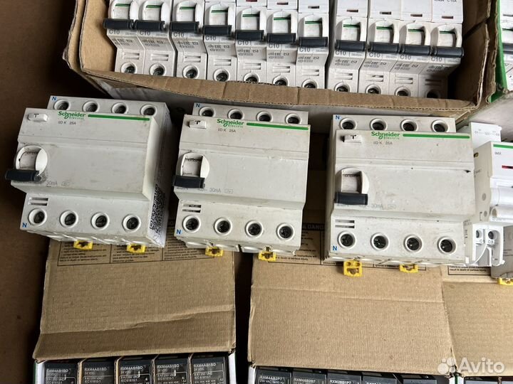 A9R41425 выключатель дифф. тока Schneider