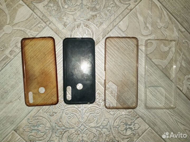 Чехлы на телефон