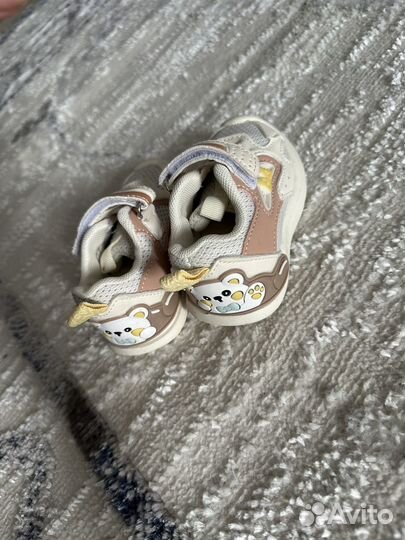 Детские кроссовки