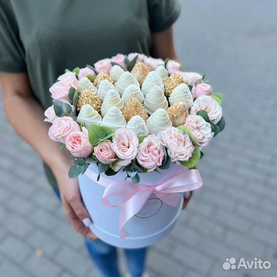 Съедобные букеты из клубники