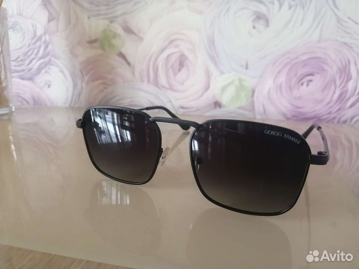 Солнцезащитные очки Giorgio Armani