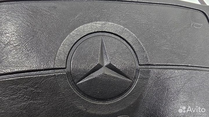 Подушка безопасности руля на Mercedes-Benz W126