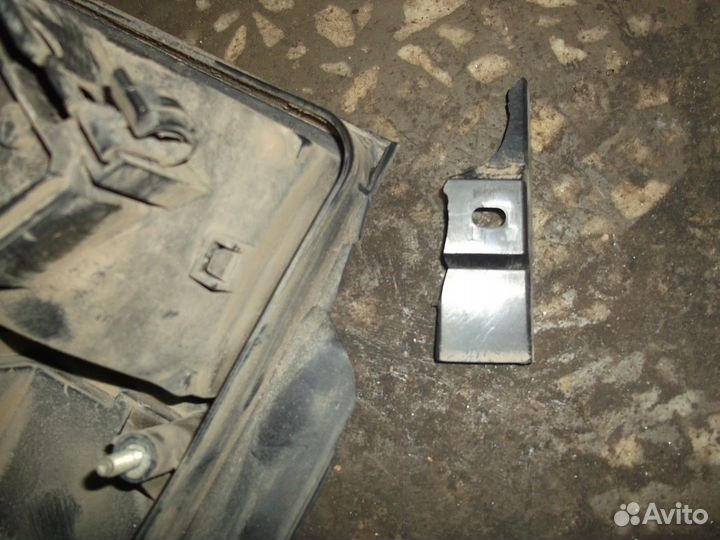 Фонарь задний левый внутренний