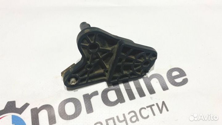 Рычаг МКПП промежуточный Volkswagen Jetta 5 седан