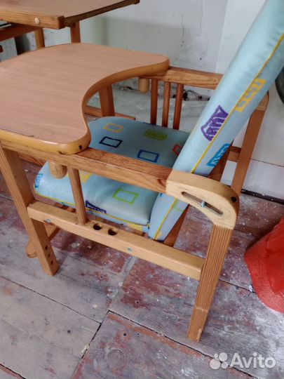 Столик и стул деревянный