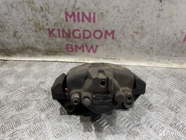 Суппорт передний левый Chrysler Voyager IV 2003