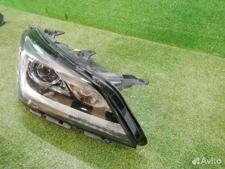 Фара правая Genesis G80